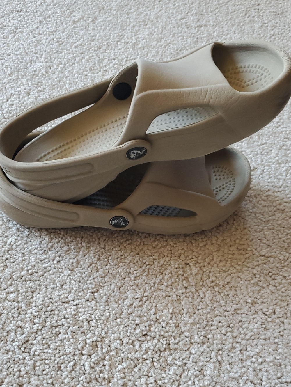 CROCS Beige Slip-On Women 5 Sandals with Heel Strap - Picture 5 of 6